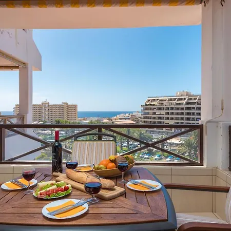 Great 'san Marino' Terrace And Pool Apartamento *
