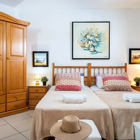 Daire Great 'san Marino' Terrace And Pool Los Cristianos (Tenerife)